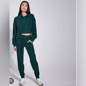 ALO Yoga Muse jogger and hoodie